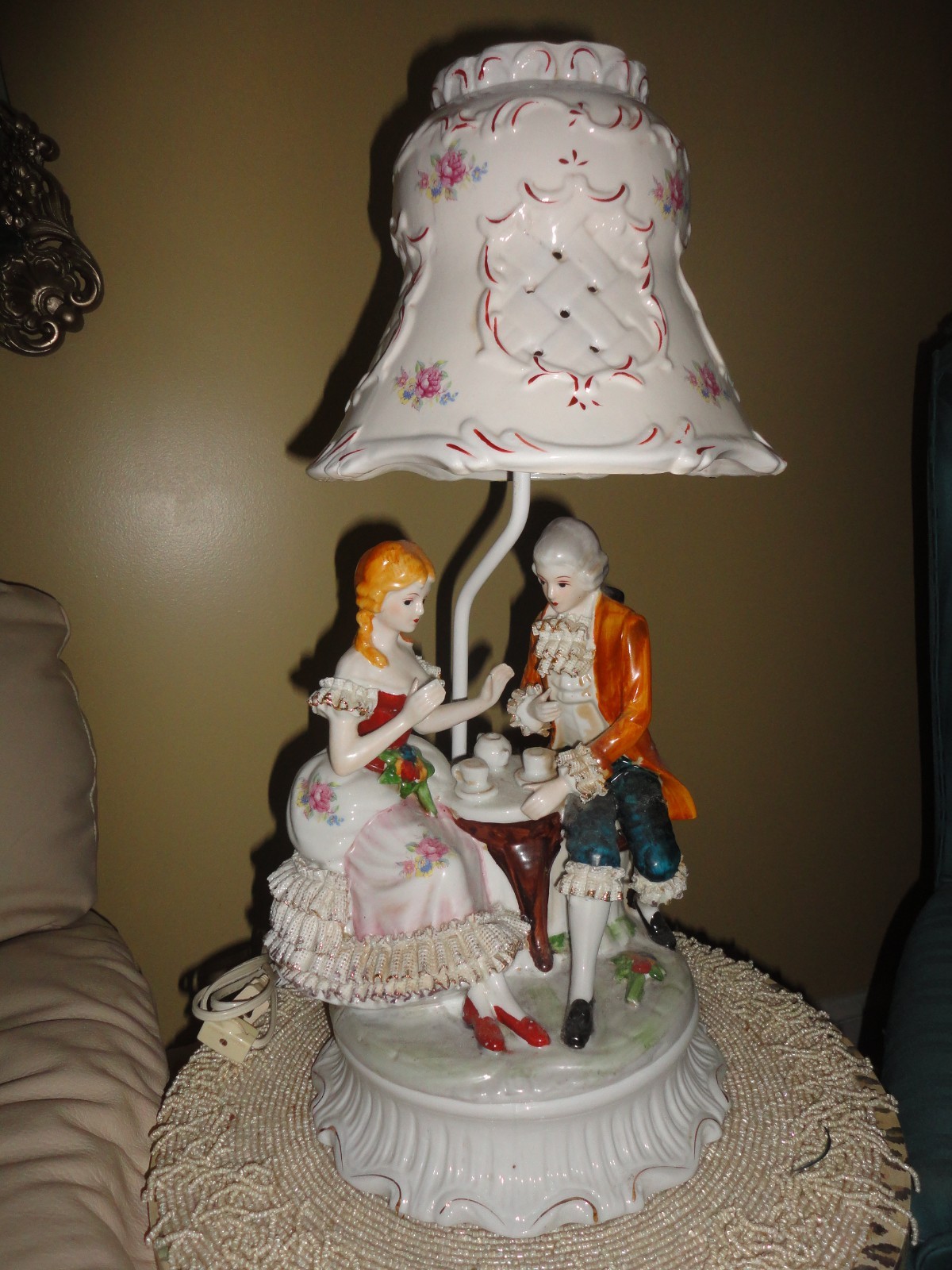 VINTAGE VICTORIAN PORCELAIN TABLE LAMP HAND PAINTED RARE MAN WOMAN HAVING TEA