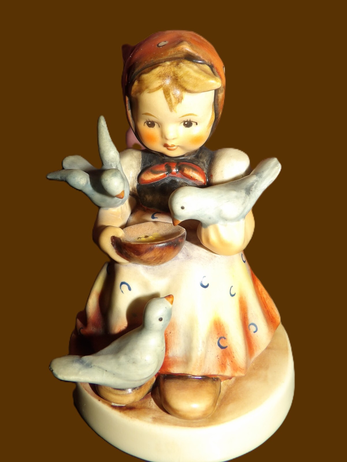 Hummel Cinderella~ Eyes Open and Smooth Dress ~ TMK 5~ 4.5″ Tall~RARE
