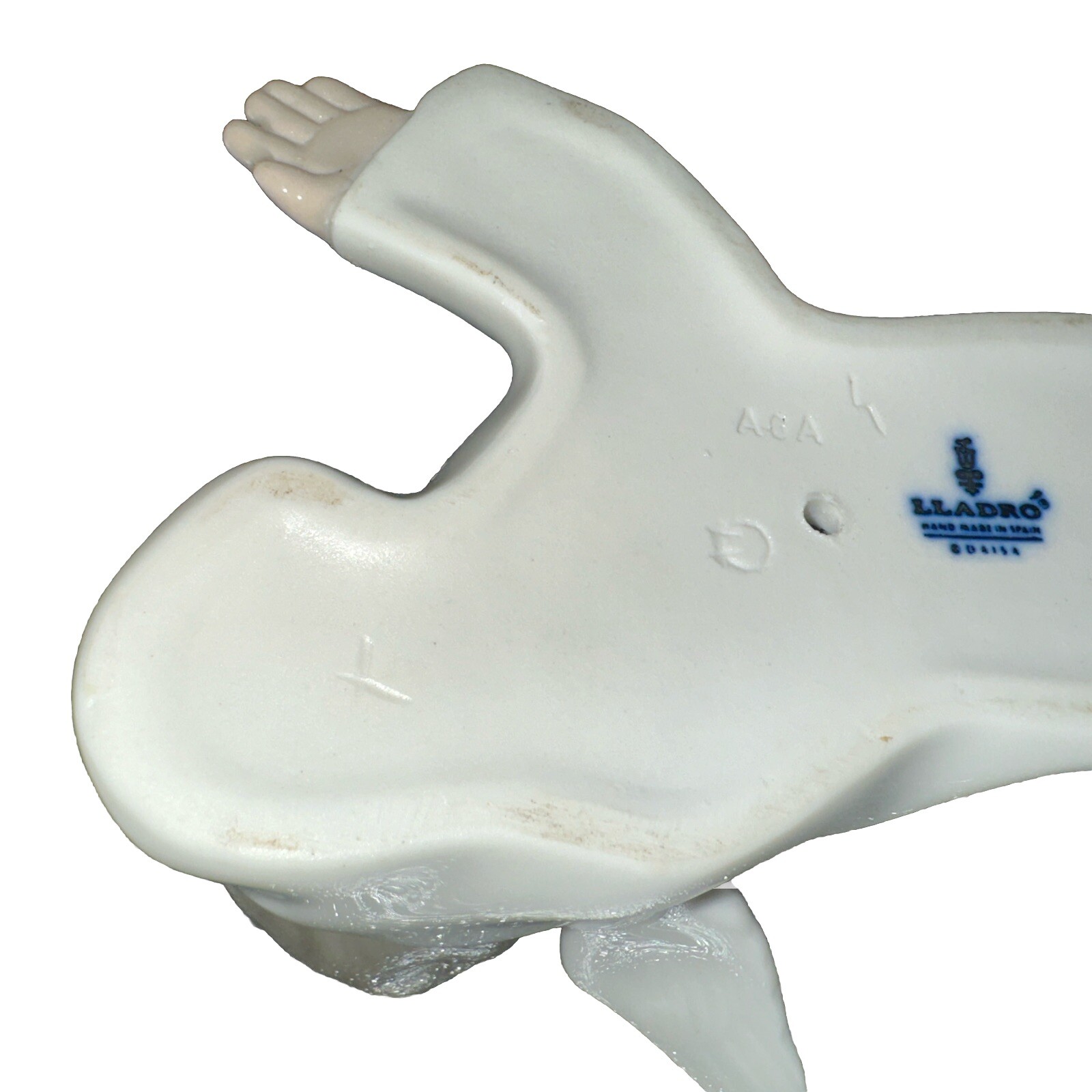 ANGEL LAYING DOWN by Fulgencio Garcia – Lladró #4541 – Retired 2005