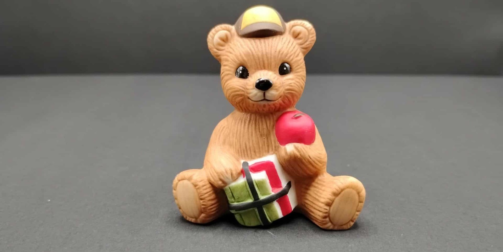 Vintage Homco #1413 Bear Of The Month September Hat Books Porcelain Figurine 2″