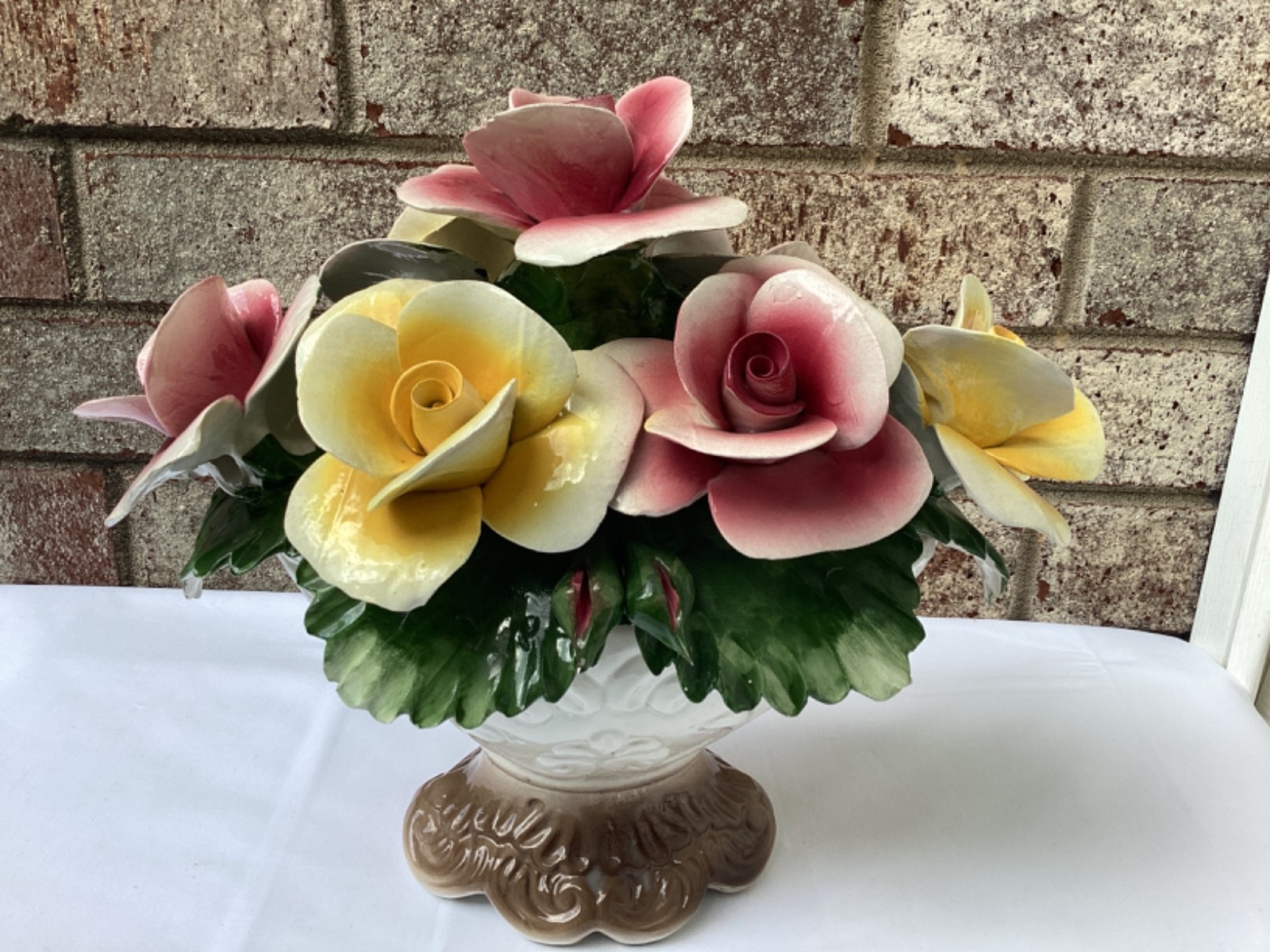 NUOVA CAPODIMONTE FLORAL CENTERPIECE BOUQUET PINK/YELLOW ROSES- VINTAGE ITALY