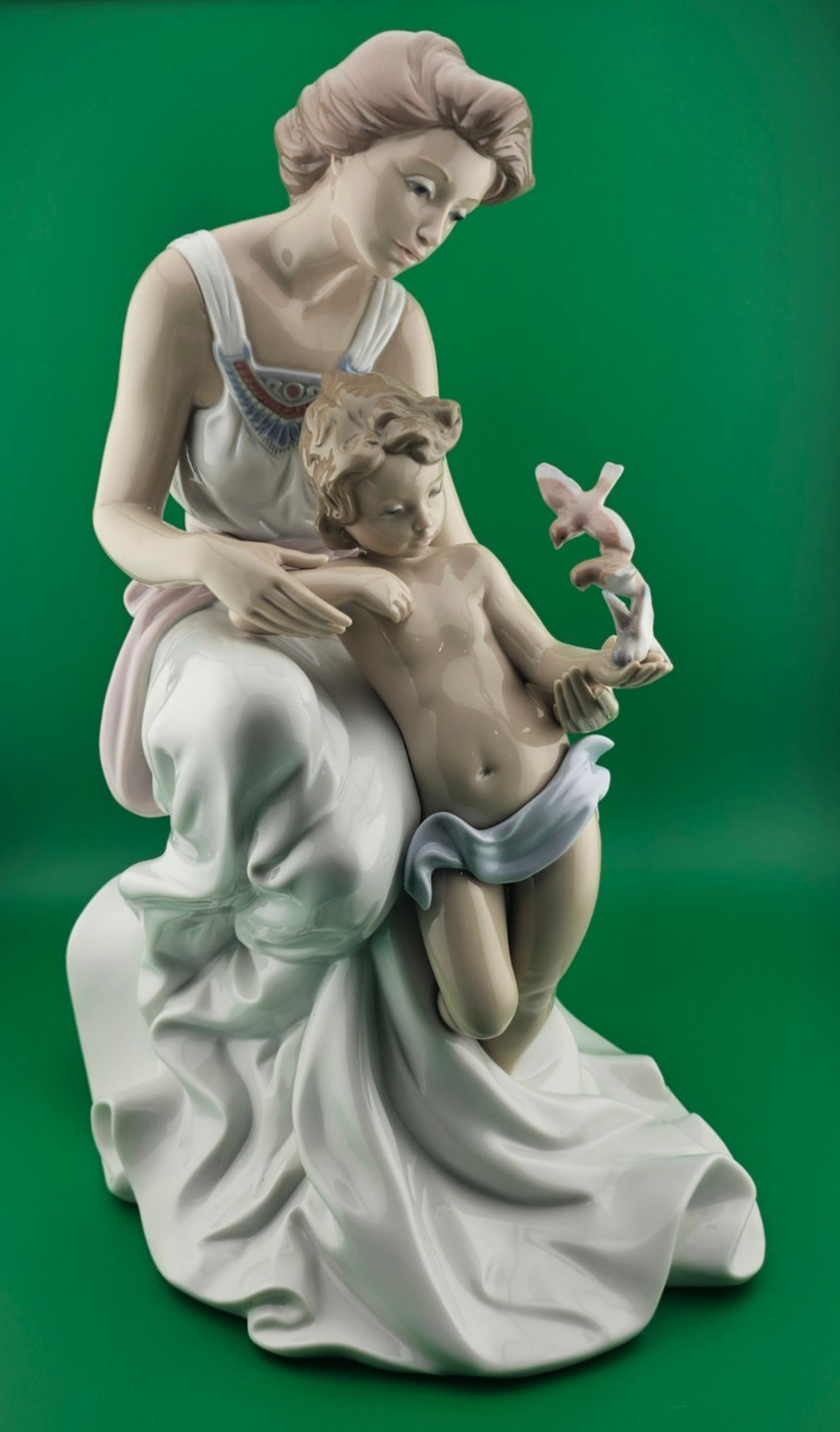 Lladro Signed Limited Edition Where Love Begins Figure #7649 Retired 1996 + Base