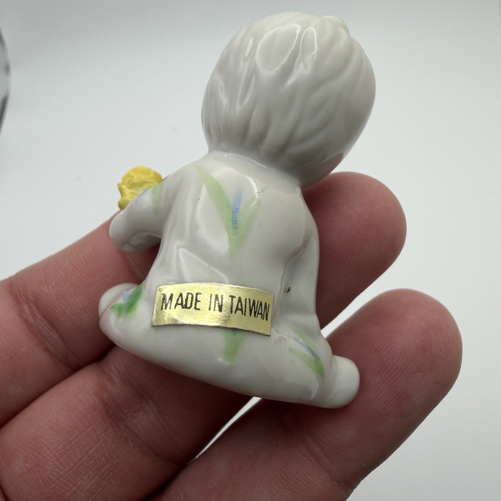 Vintage Napco Style Baby of the Month 2″ Figurine Yellow Flower Taiwan