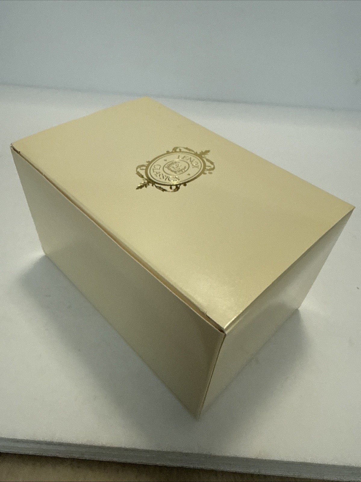 LENOX SOUTHERN CHARM Fashion figurine — NEW in BOX with COA