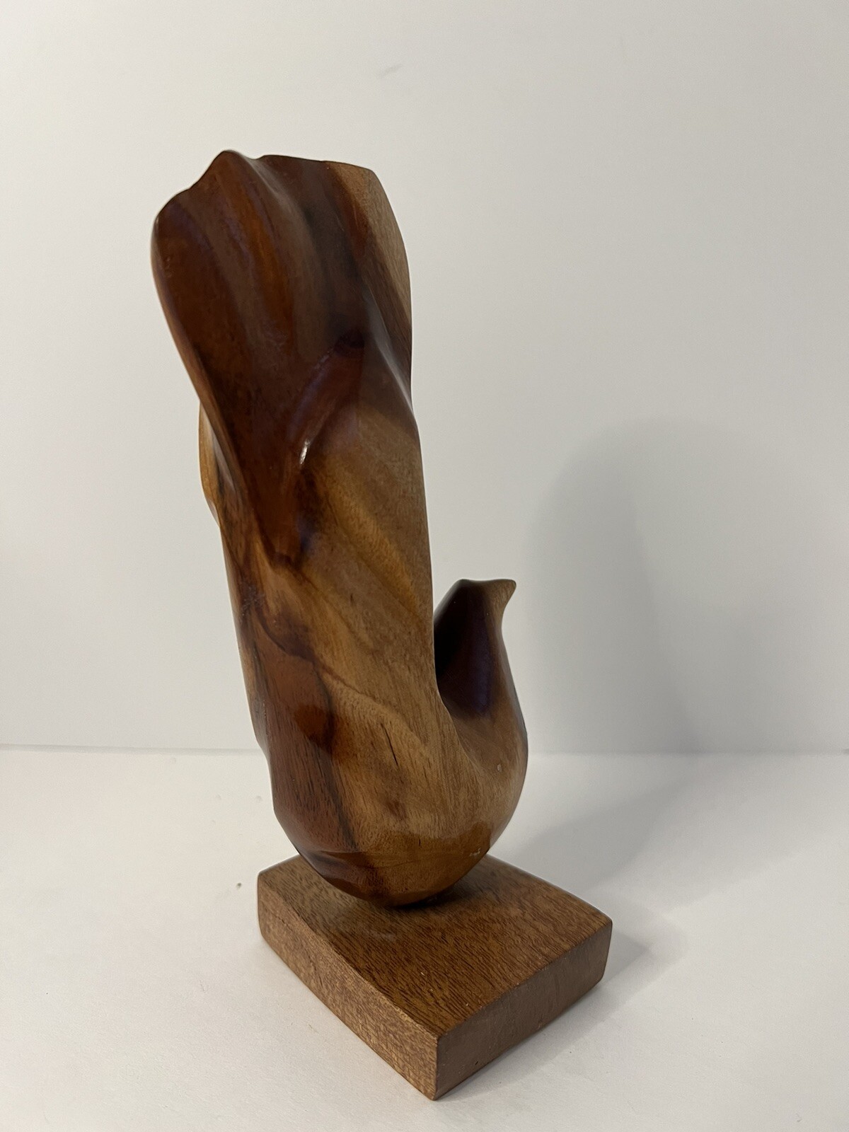 Hand Carved Wood Bird Sculpture Long Tail Unsigned About 6.5 Inches Tall