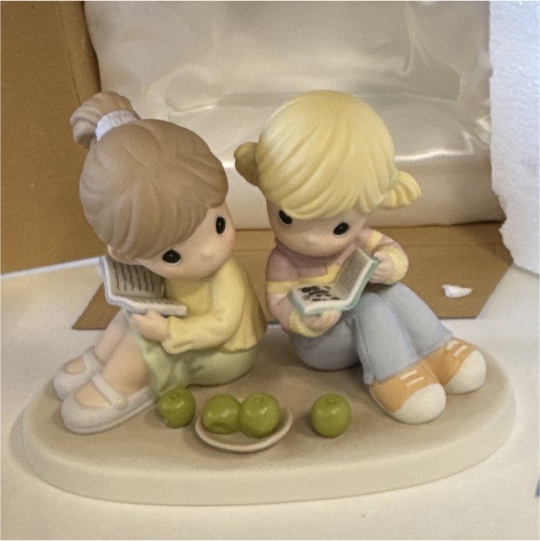 Precious Moments Porcelain Girls Friendship Figurine Sam Butcher Boxed 2008