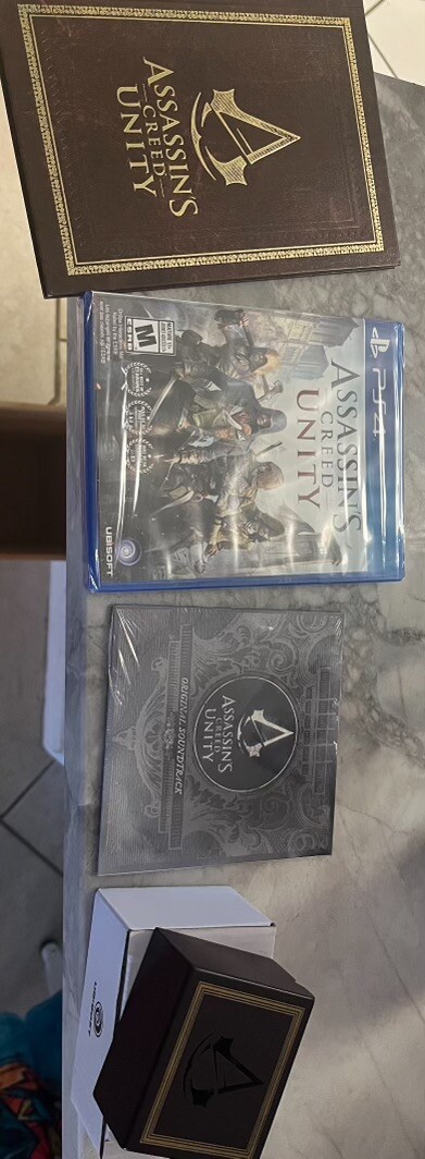 Assassin’s Creed: Unity — Collector’s Edition (Sony PlayStation 4, 2014)