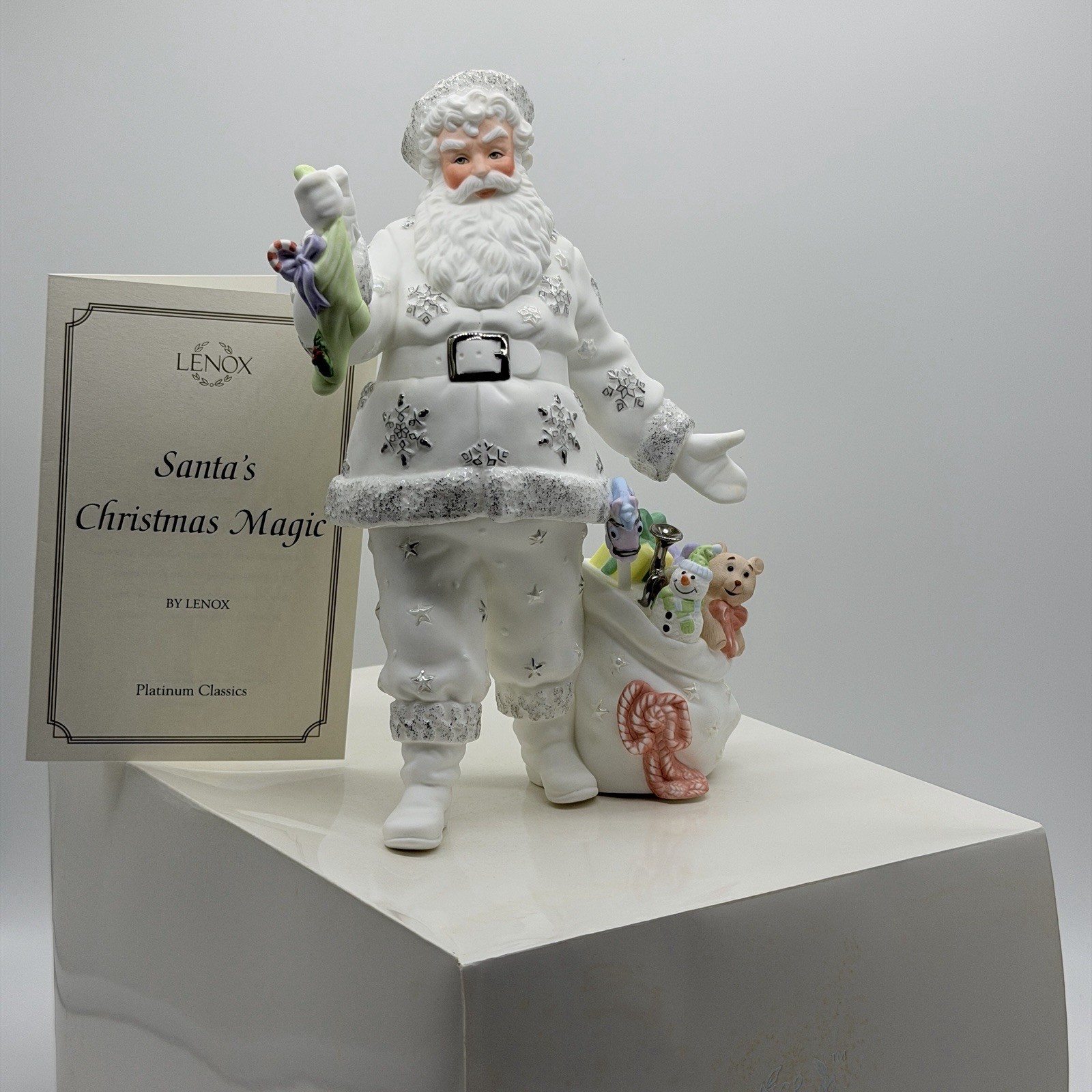 Lenox Platinum Classics Figurine Santa’s Christmas Magic 9”H White Holiday 2002