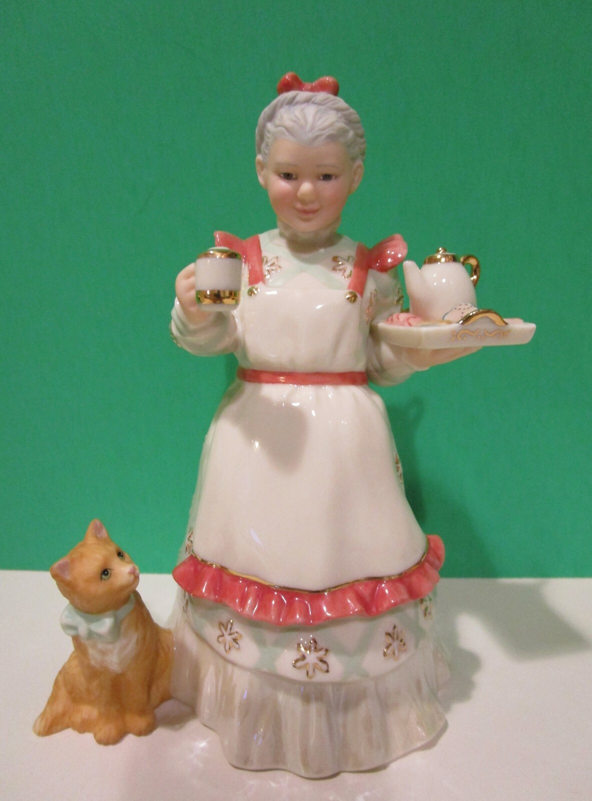 LENOX MRS. CLAUS WELCOME Classic Edition Santa Kitty Cat TeaPot NEW in BOX w/COA