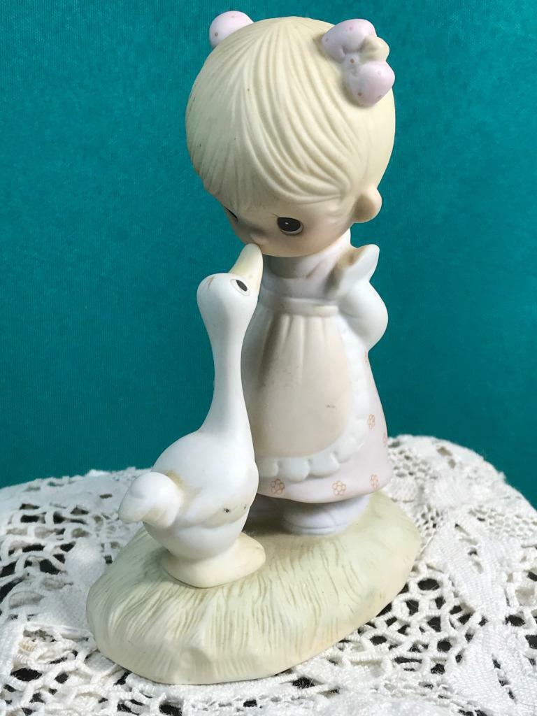 Enesco Jonathan & David Figurine ~ Make a Joyful Noise ~ 1978 Little Girl & Duck