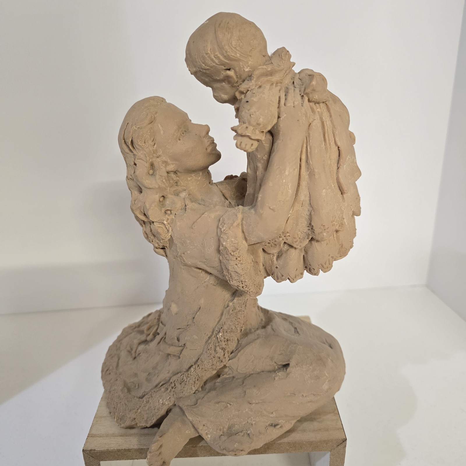 Collectibles For Me 1994 Resin Sculpture Mother&child Beige Tan 9.5”