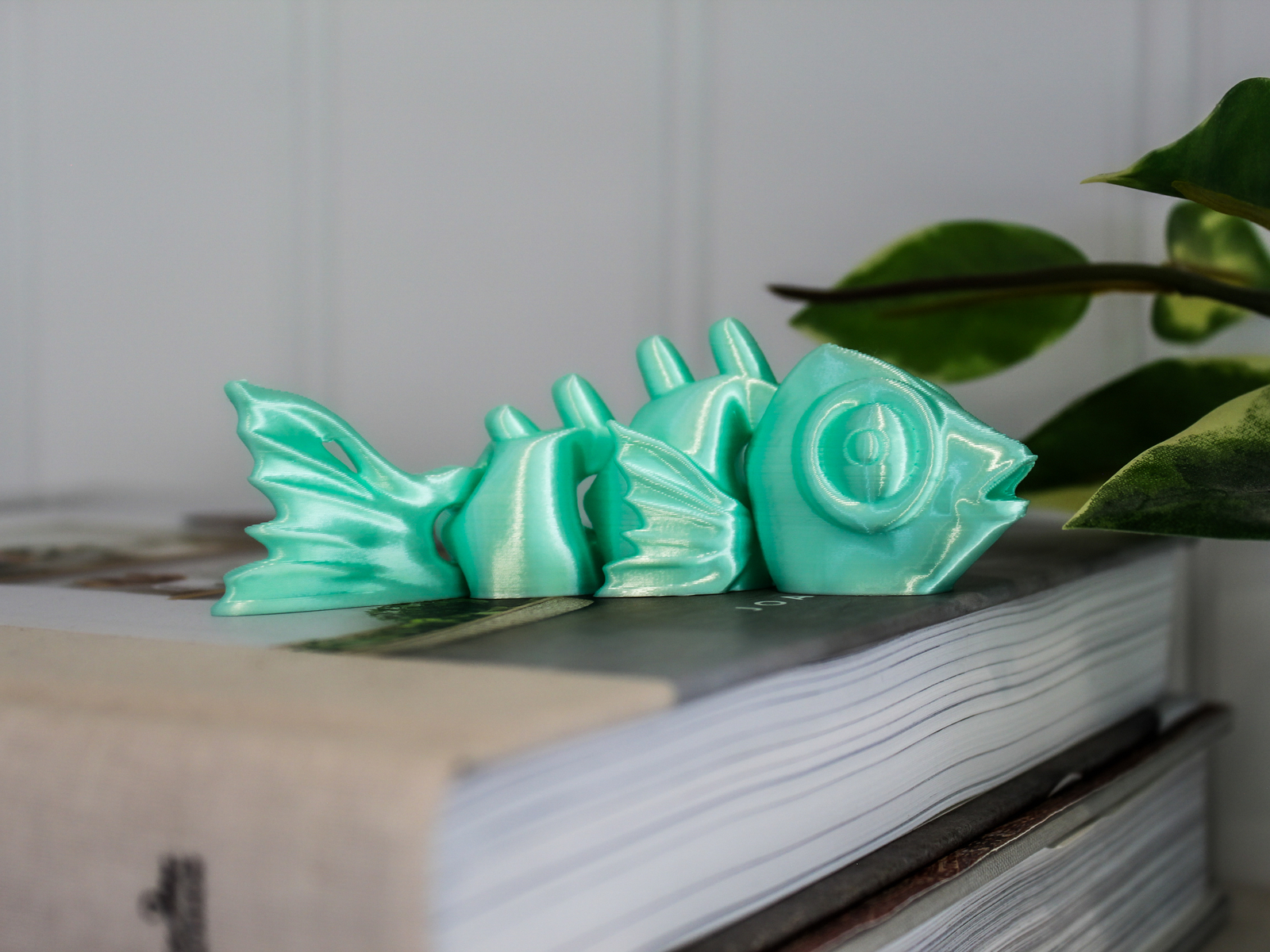 3D Printed Fish Figurine – Detailed Aquatic Decor for Hom