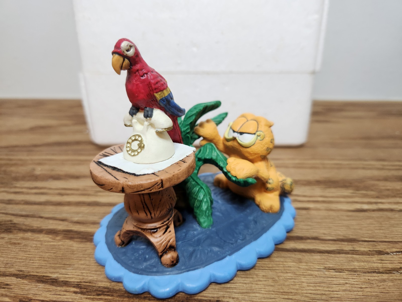 DanburyMint: Garfield “King of the jungle” Jim Davis Figurine