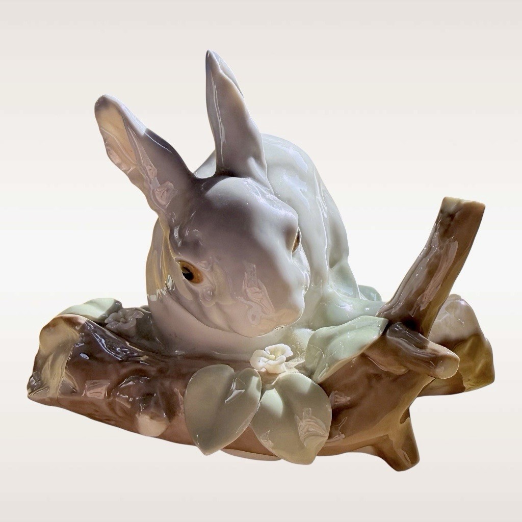 Lladró #4773 Rabbit Eating On Log Porcelain Figurine Spain Fulgencio Garcia