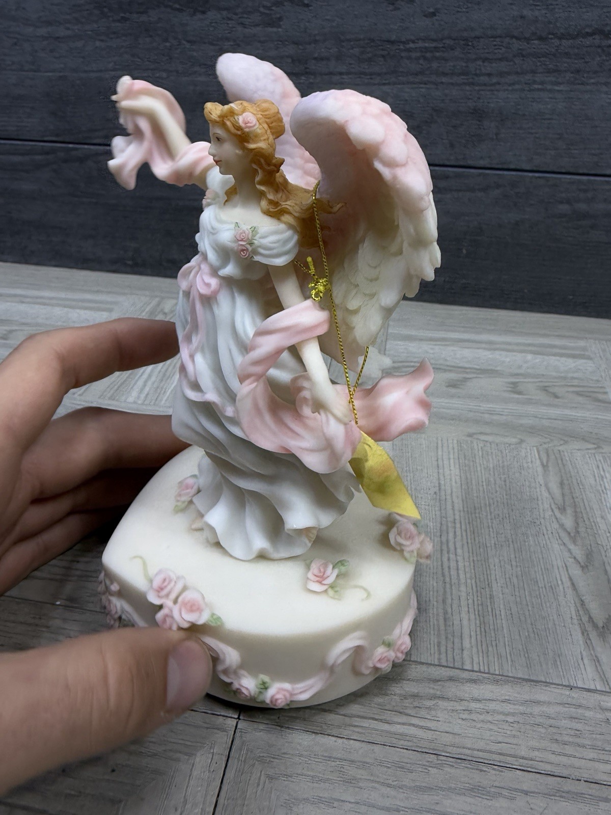 seraphim classics angels musical Statue Pink Heart Roman