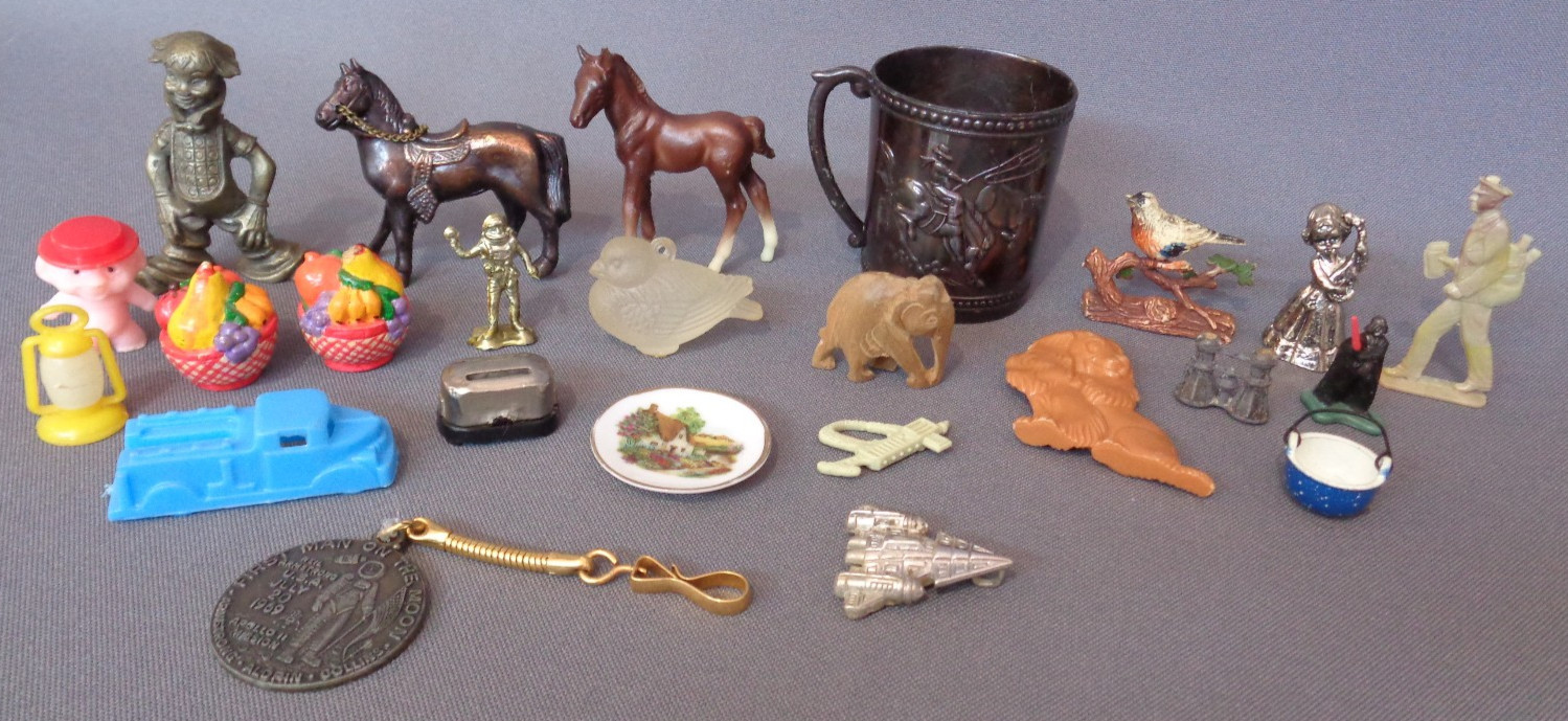 Vintage Miniature Figurines Lot 24 Pc Animal Sci Fi Premium Toy Mixed Materials
