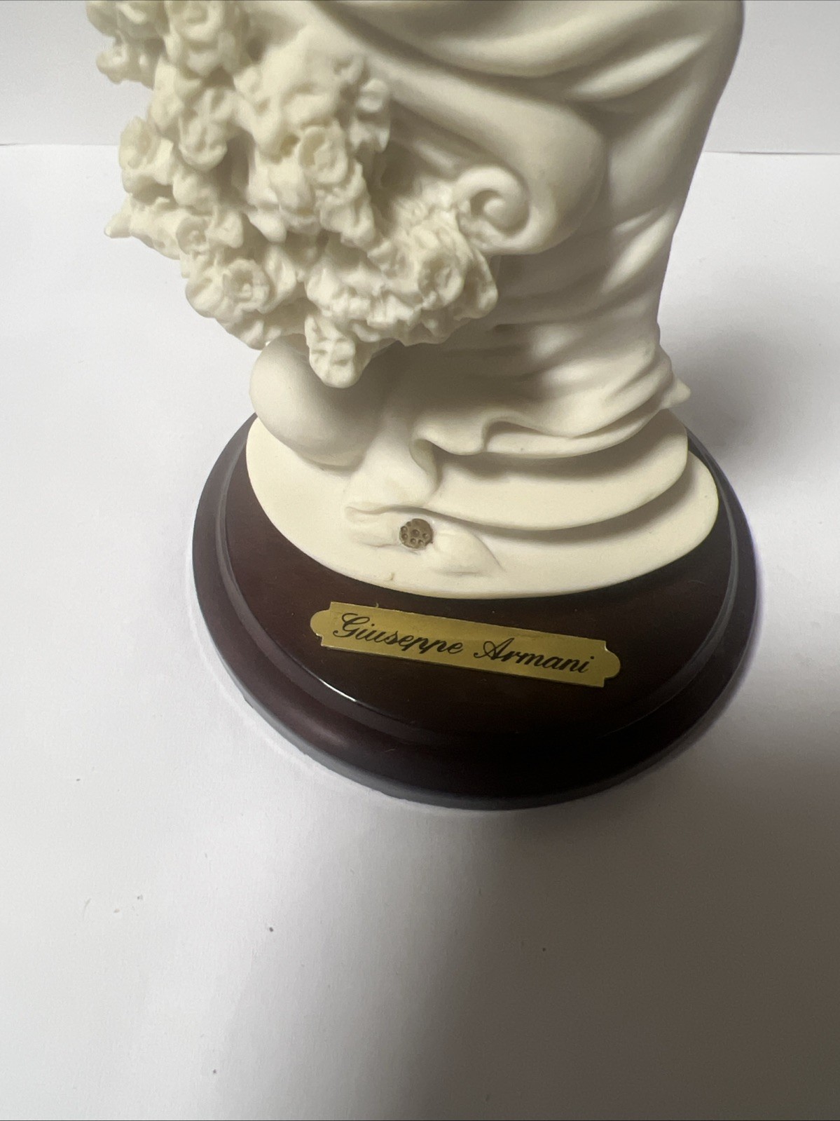 Small Giuseppe Armani Maternity Mother with Child & Flowers Figurine 5″ Nice