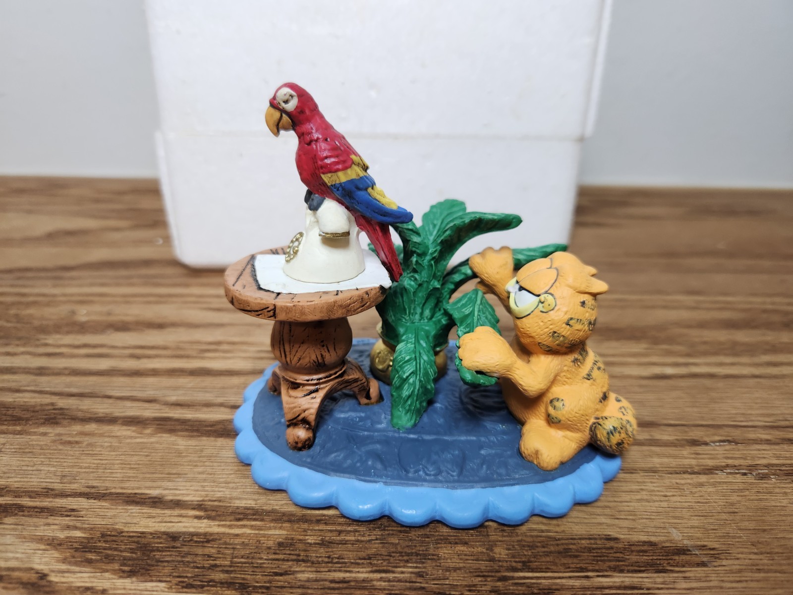 DanburyMint: Garfield “King of the jungle” Jim Davis Figurine