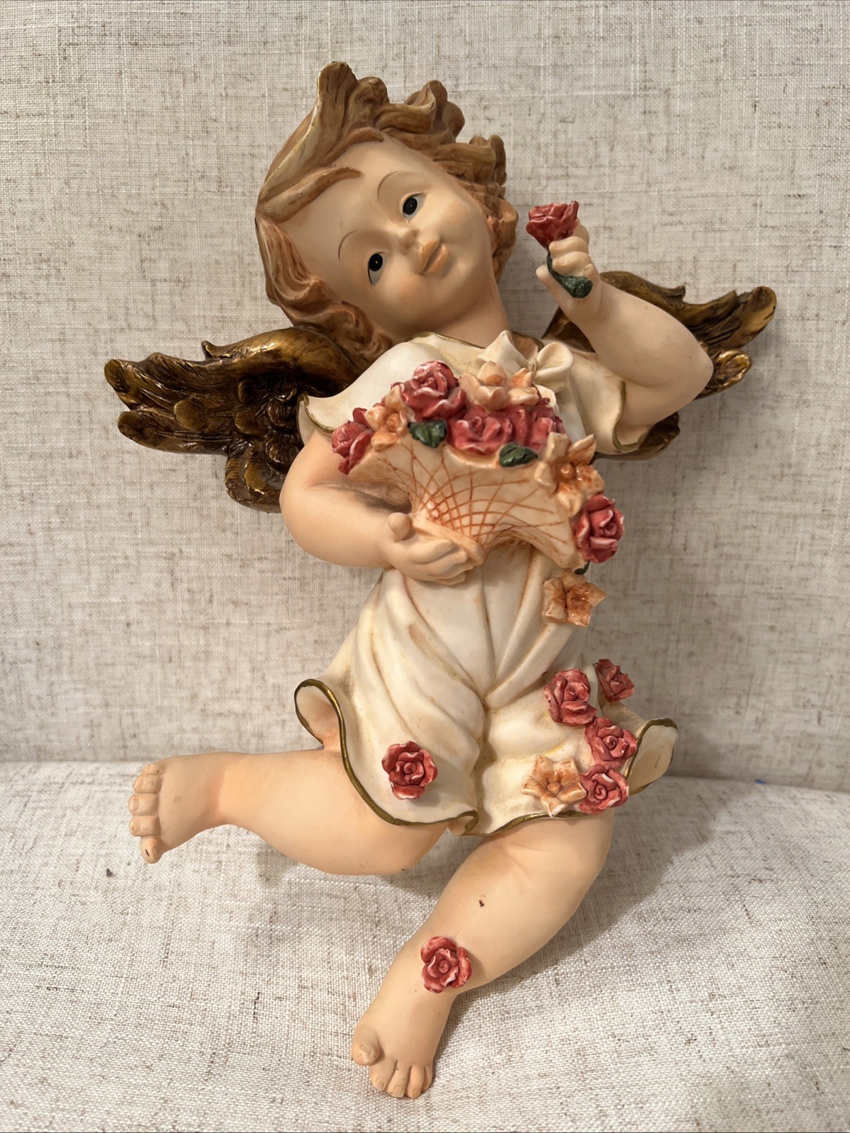 Vintage Turtle King Corp. Angel With Bouquet Of Flowers Hanging Plaque. Resin?
