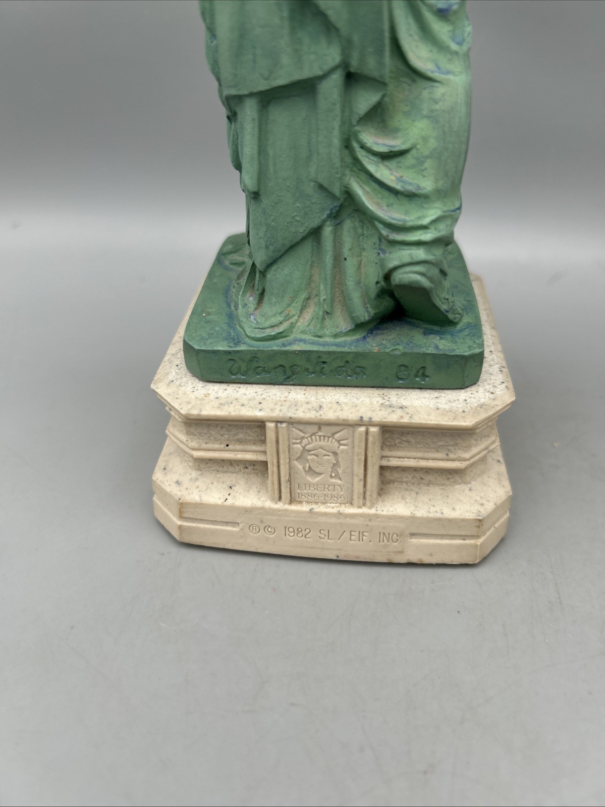 1984 Wang Jida Alva Barrett Colea Statue of Liberty