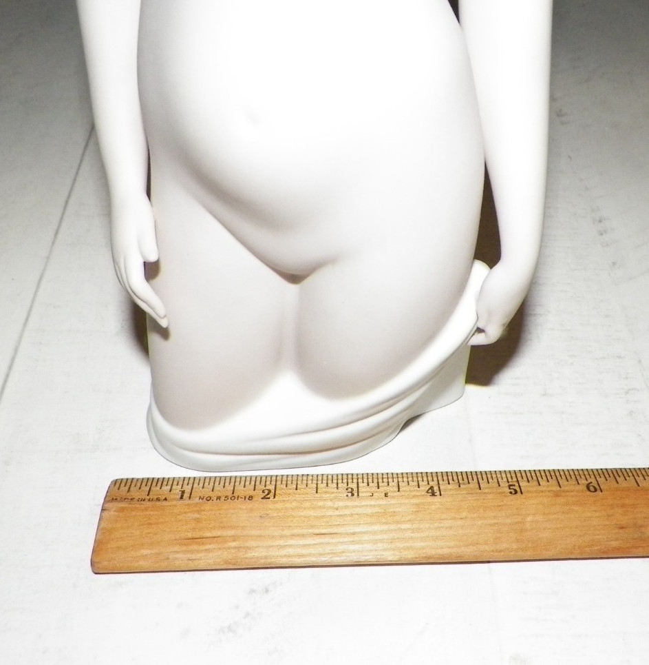LLADRO NUDE WOMAN HEAD & TORSO MATTE FINISH 12 3/4″