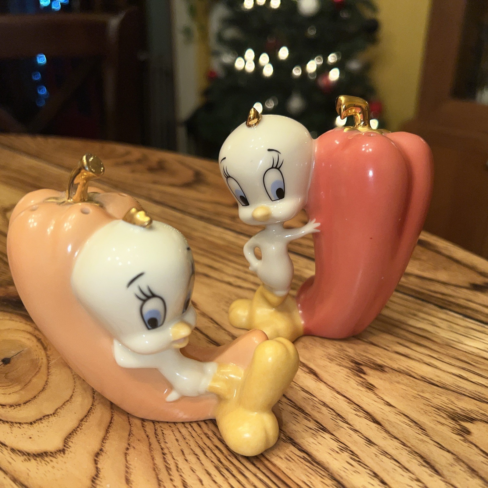 Vintage Lenox Looney Tunes Tweety Bird Salt & Pepper Shakers Porcelain Excellent