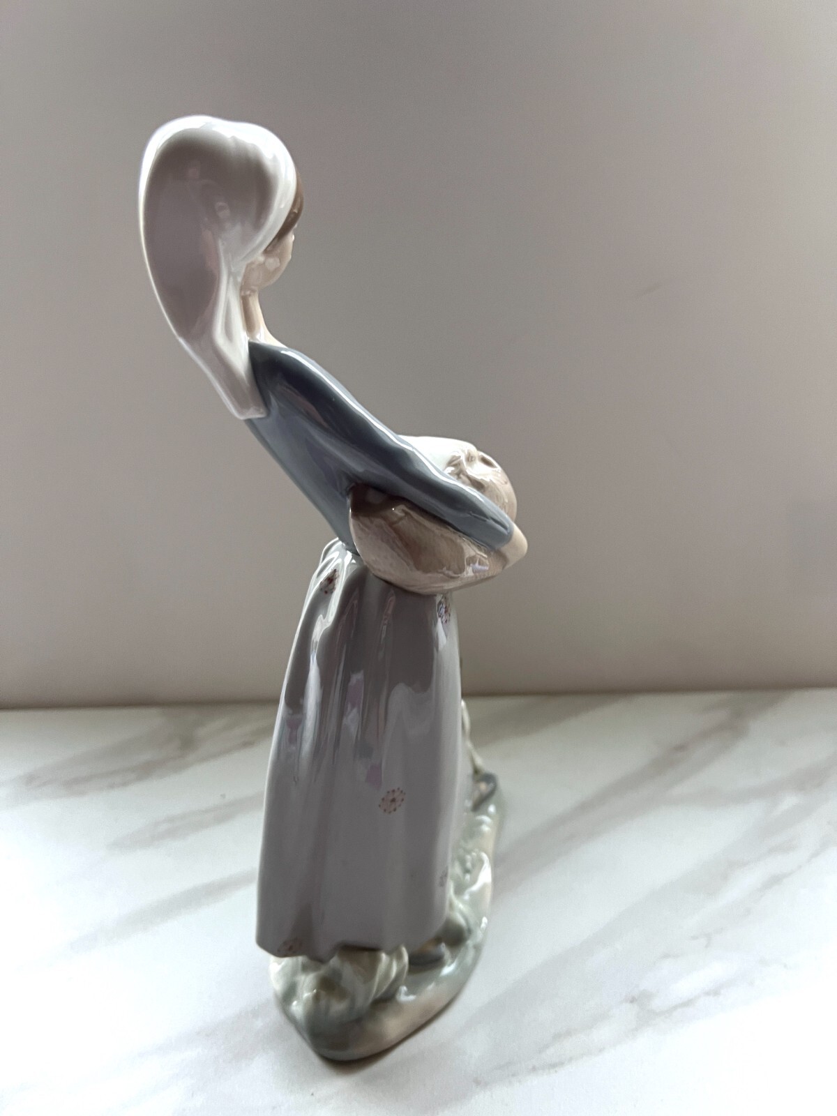 Vintage Woman with Duck and Dog #4866 Fulgencio Garcia Lladro Figurine Spain