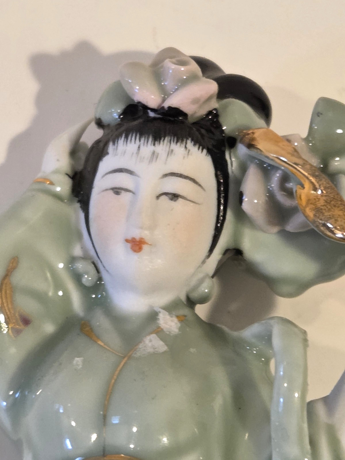 Two Porcelain Figurines Asian Women Flowers Geisha Japanese