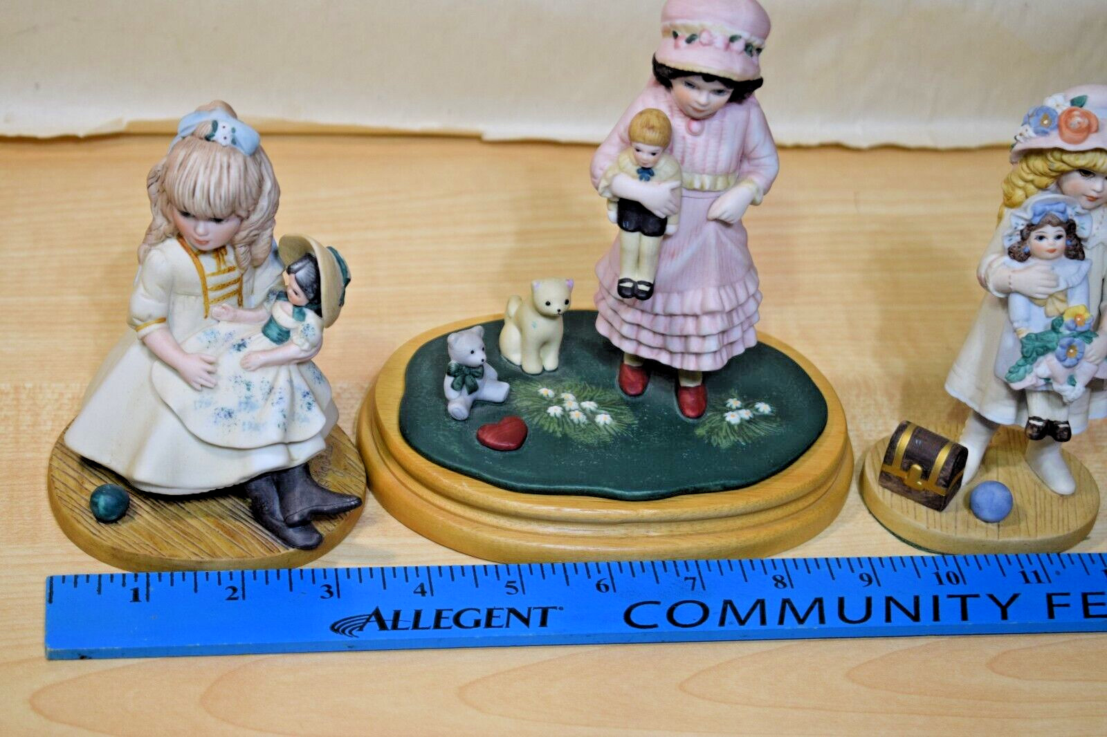 Jan Hagara Figurines Melanie Scarlett O’Hara, Julie, & Cathy Victorian-era