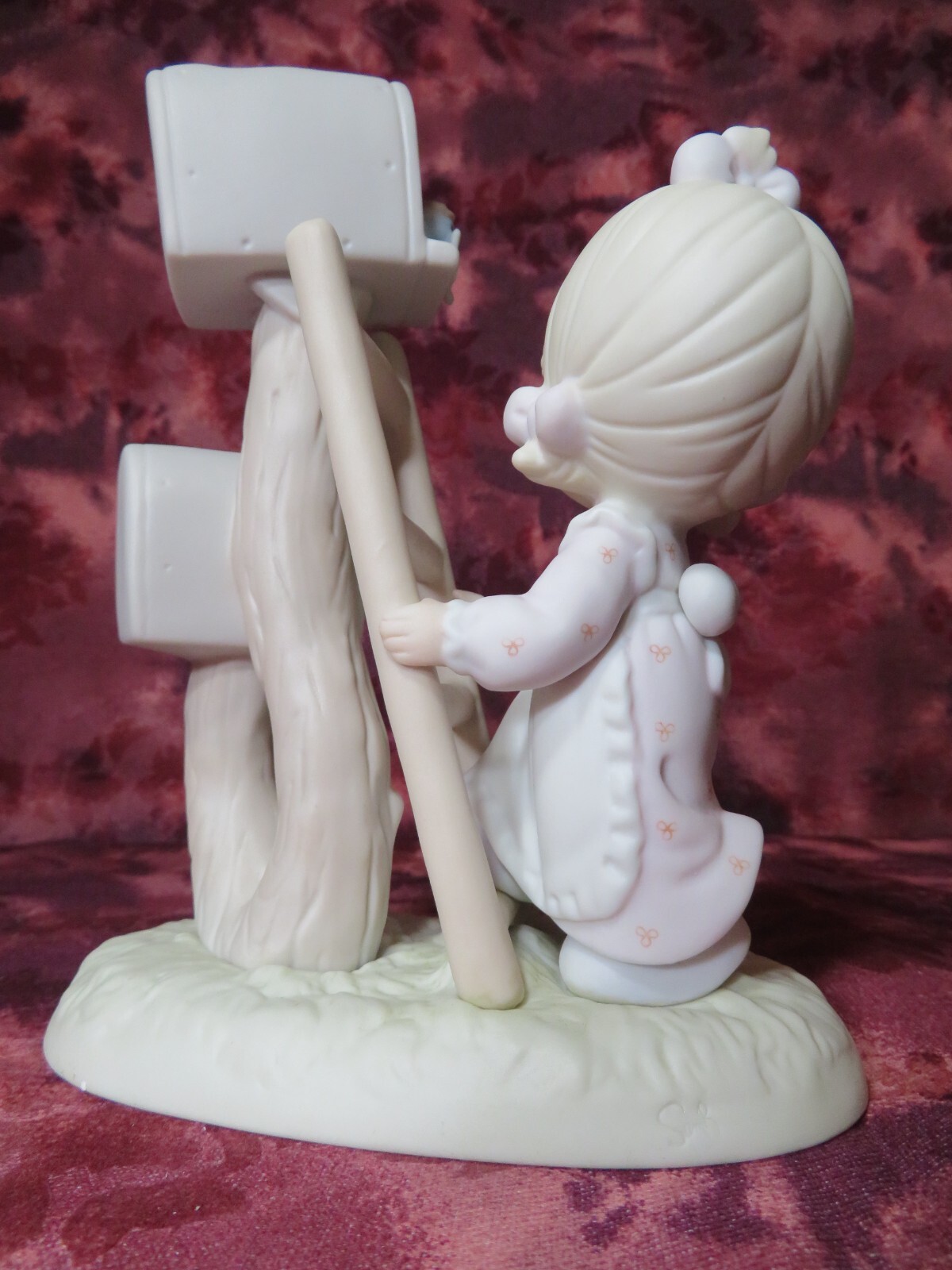 Precious Moments #523615 GOOD NEWS IS SO UPLIFTING -Girl Climbing Ladder -NIB
