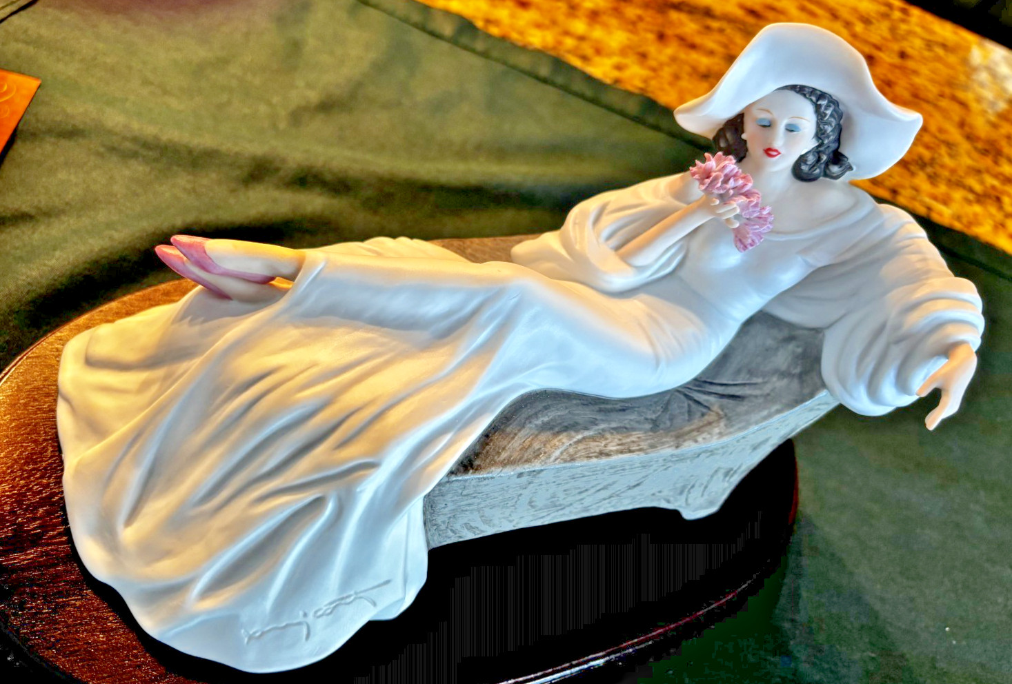 Vintage Louis Icart ” 1937 Parfum de Fieurs” Lady Figurine in Original BOX