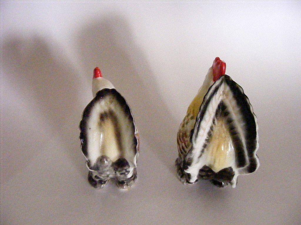 Vtg Rooster Hen Chicken Figurines Bone Miniature 2 1/4″ Porcelain Ceramic HR?