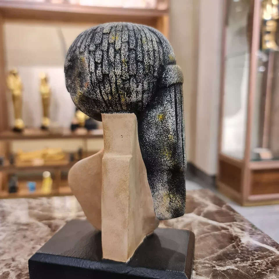 Elegant Head of princess Meritaten, Museum Reproduction Replica with Certificate