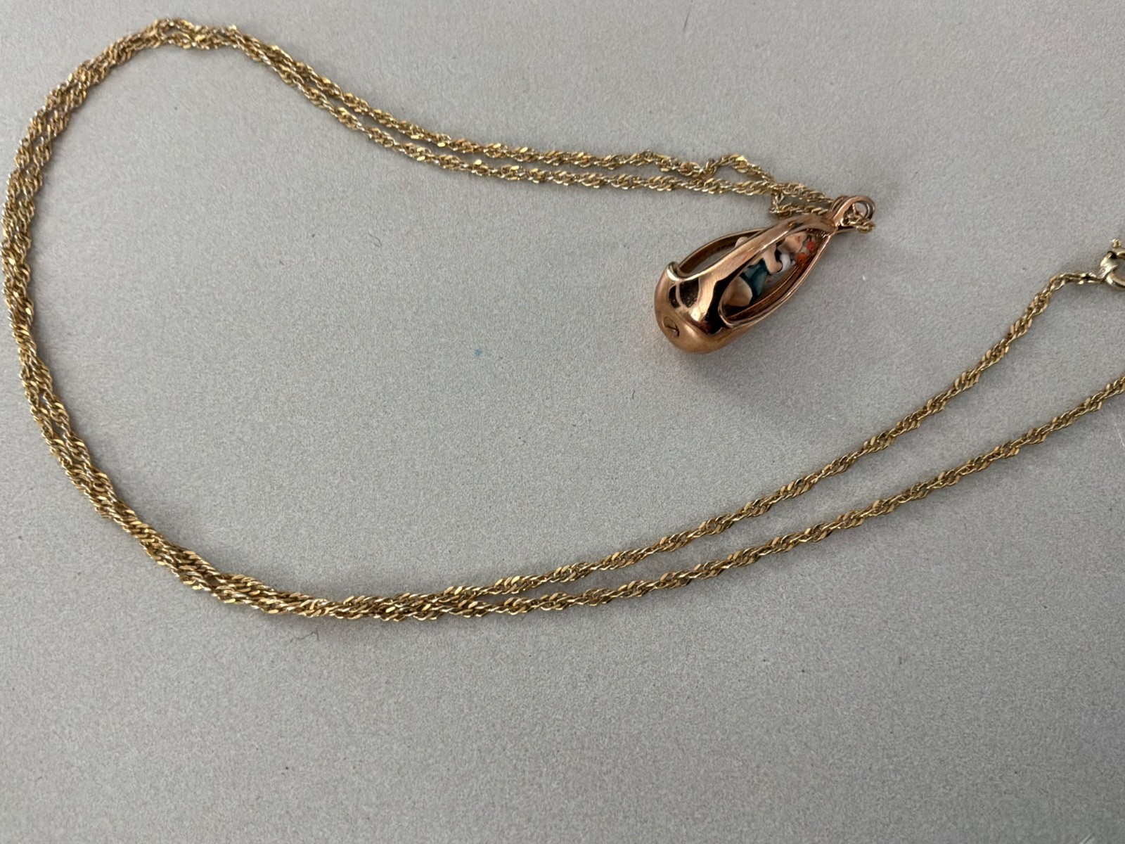 VTG Goebel Miniatures By Olszewski Goebel Collector’s Club Pendant Necklace 1982