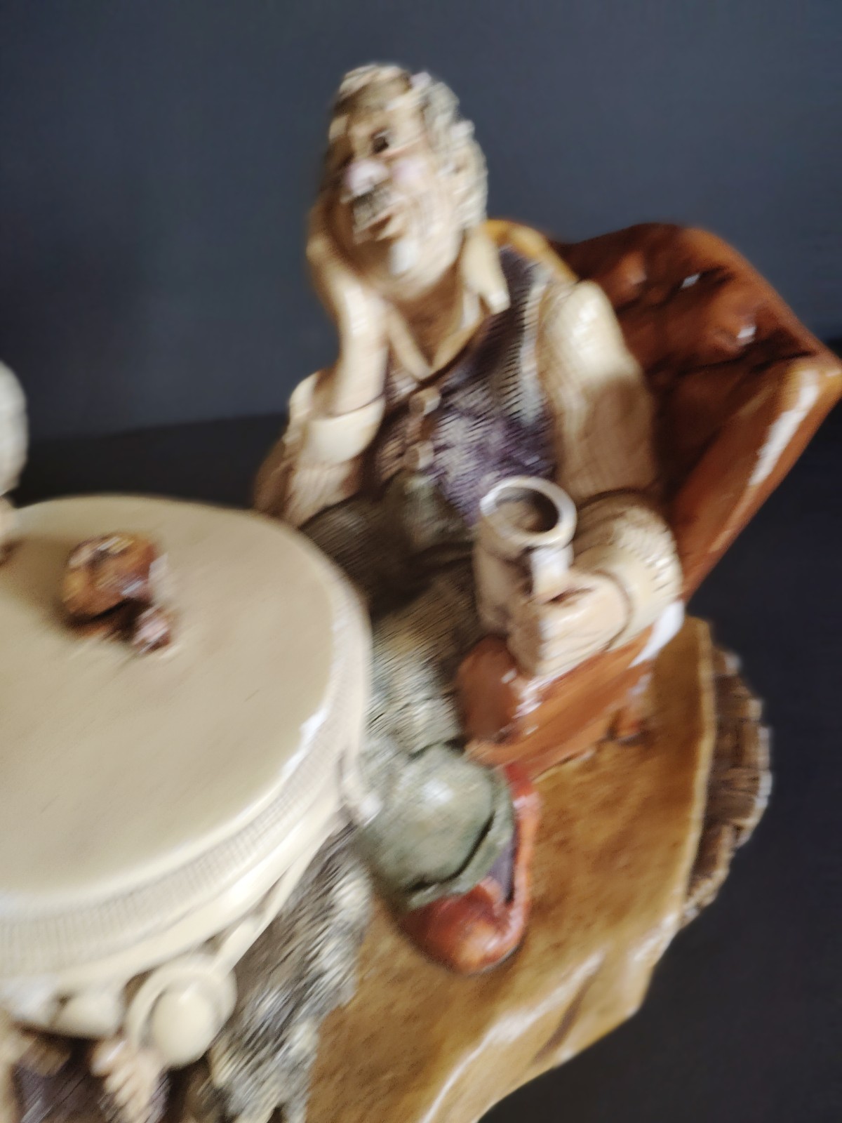 Naturecraft Hand Painted Resin Old Pals Figuri Beige Brown Red Sculpture England