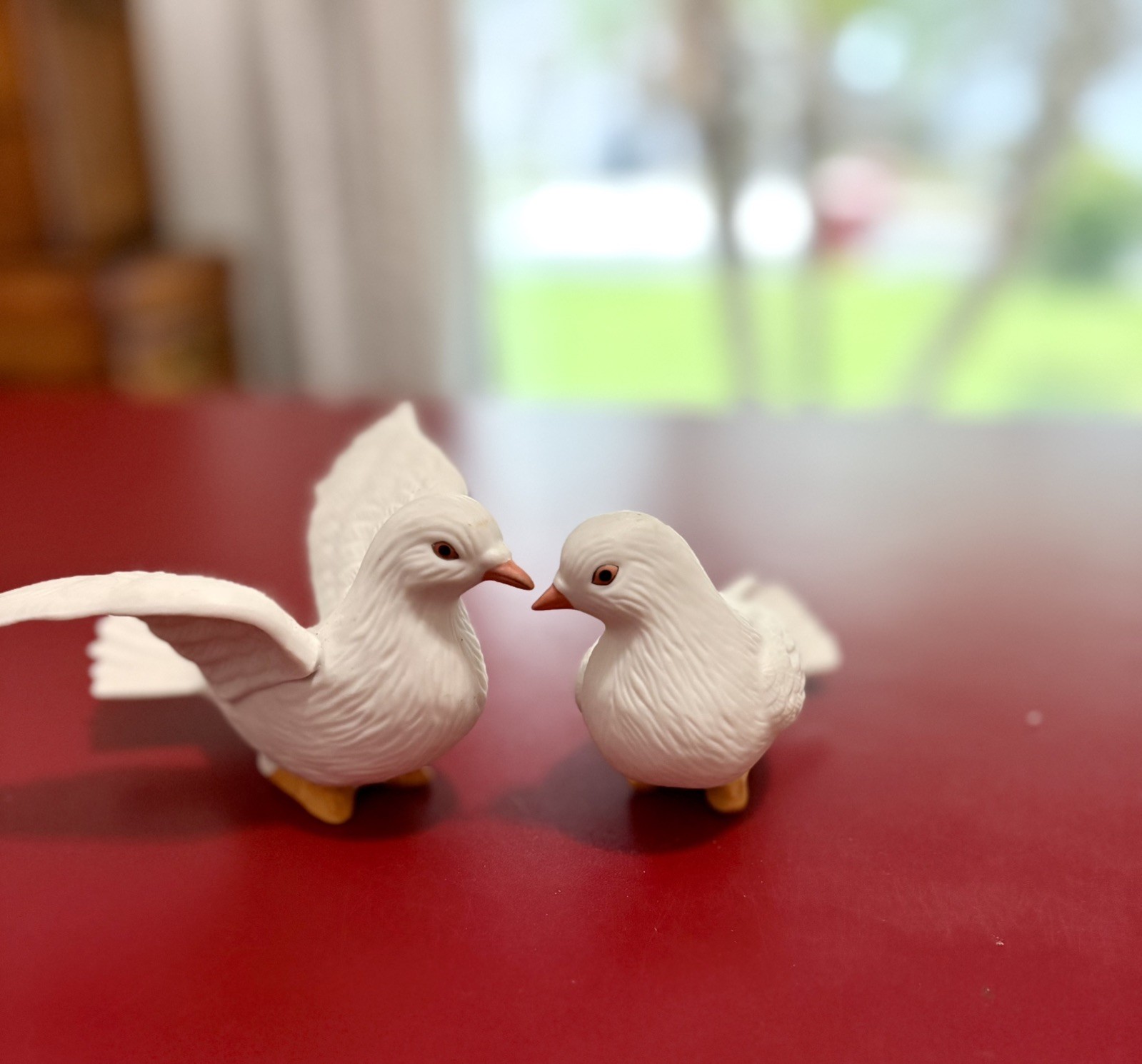 Vintage HOMCO Porcelain White Doves Nesting & Flight Figurines Pair #8856