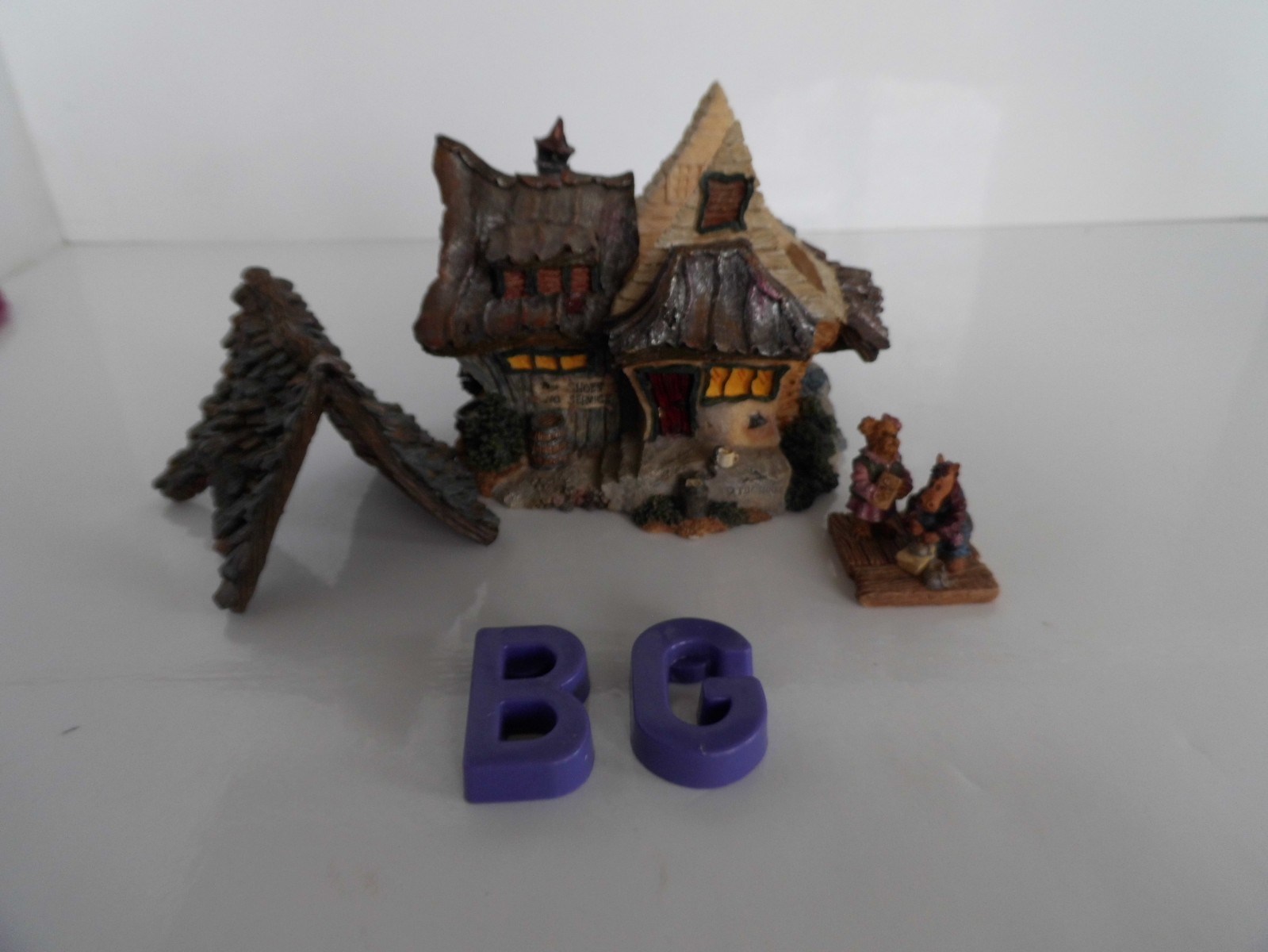 (GR-Bears BG) Boyd’s Bears Bearly Built Village Boyd’s Jebs General Store
