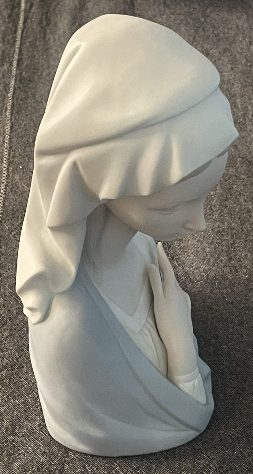 Lladro Madonna Mother Virgin Mary 8.5 In. Bust Matt Finish Porcelain Estate Find