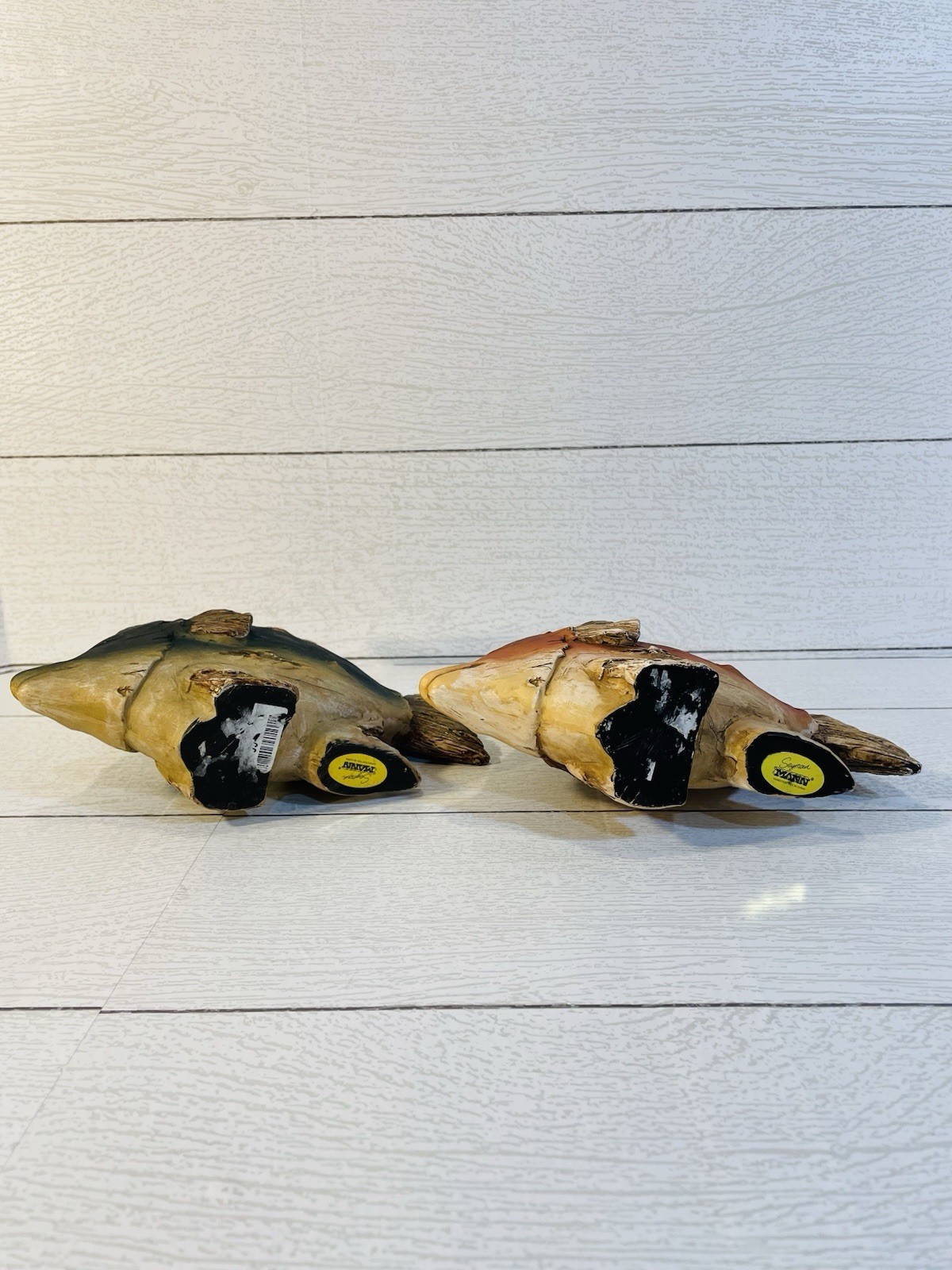 Set 2 Seymour Mann Vintage Rustic Fish Figurine Resin Blue Red Faux Driftwood