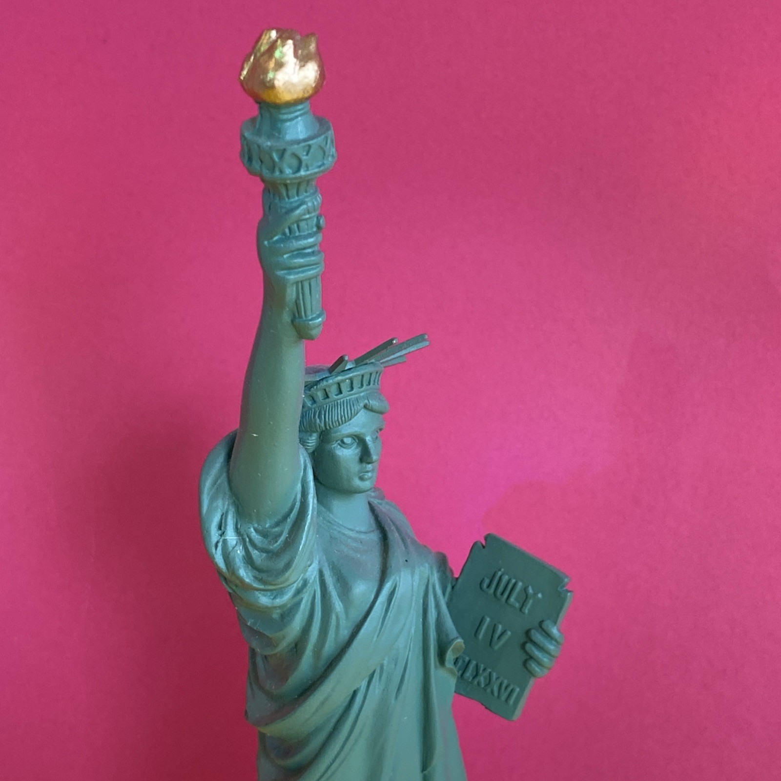Statue of Liberty New York Figurine 9” Tall Ceramic Mint Condition