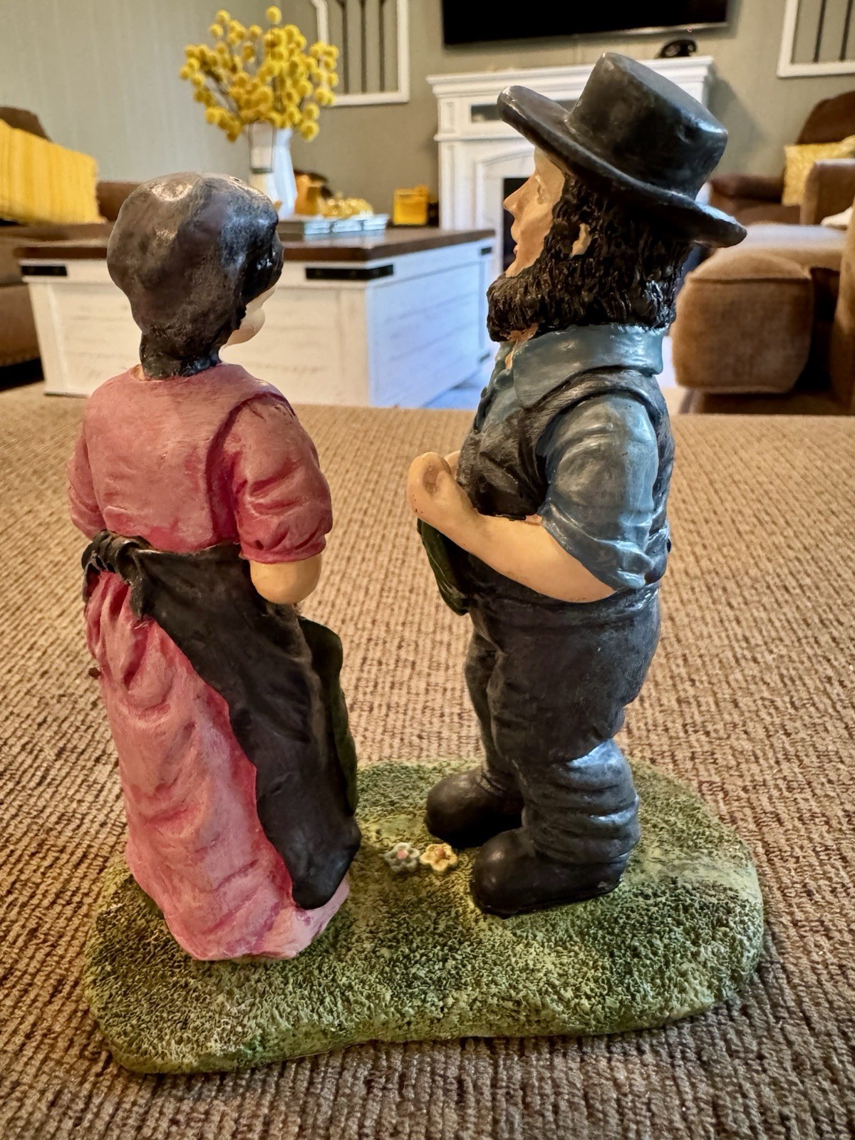 Vintage Ceramic Old Man Woman Couple Farming Amish Approximately 5.5 Inches