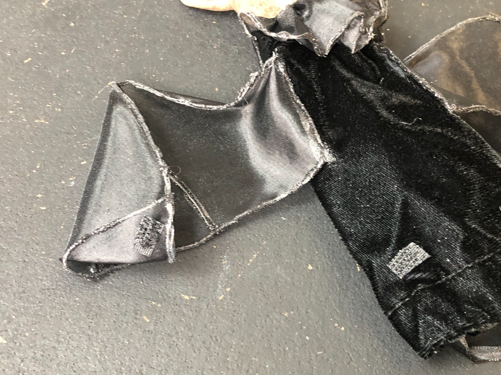 Katherine’s Collection Wayne Kleski Halloween BLK BAT Pouch Decoration Gift Bag?