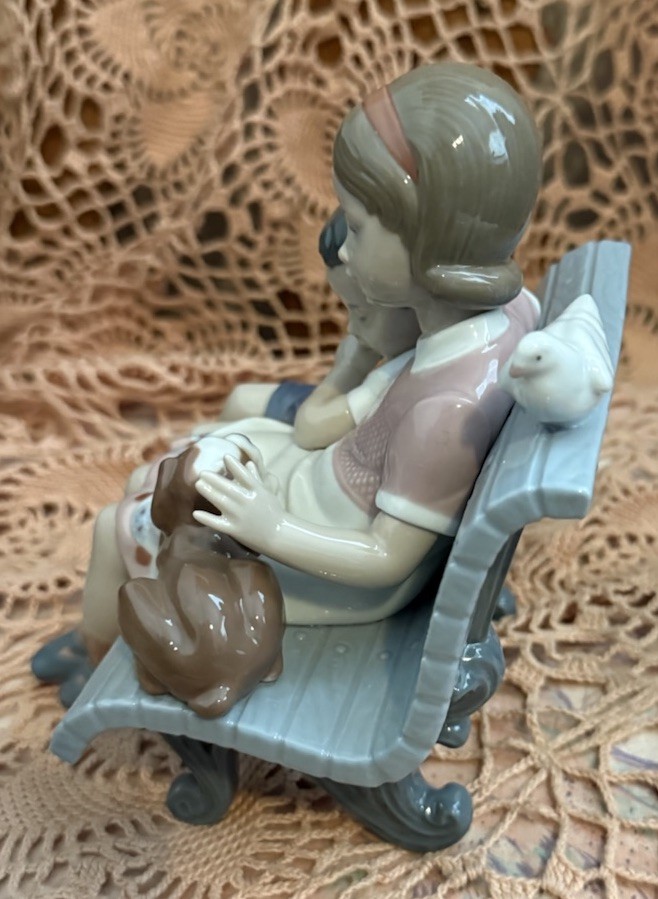 Lladro 6446 Surrounded by Love Repaired! No Box !Great Gift L@@K