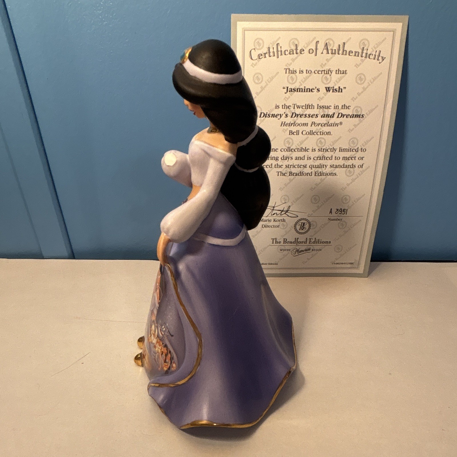 “Disney’s Dresses And Dreams” Porcelain Bell, “Jasmine’s Wish” BROKEN HAND