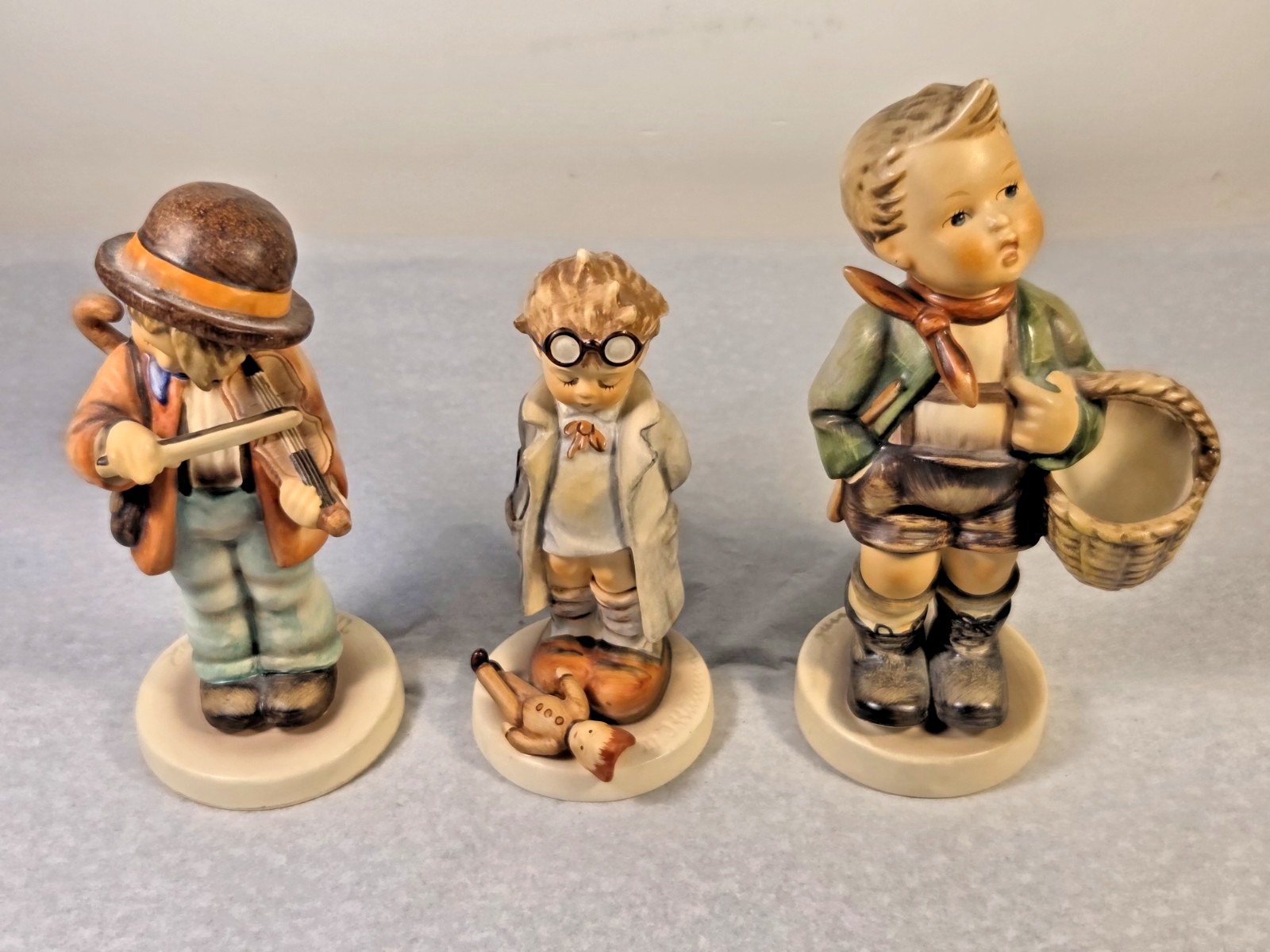 Lot of 3 Hummel Goebel Figurines LITTLE FIDDLER/DOCTOR/VILLAGE BOY Germany