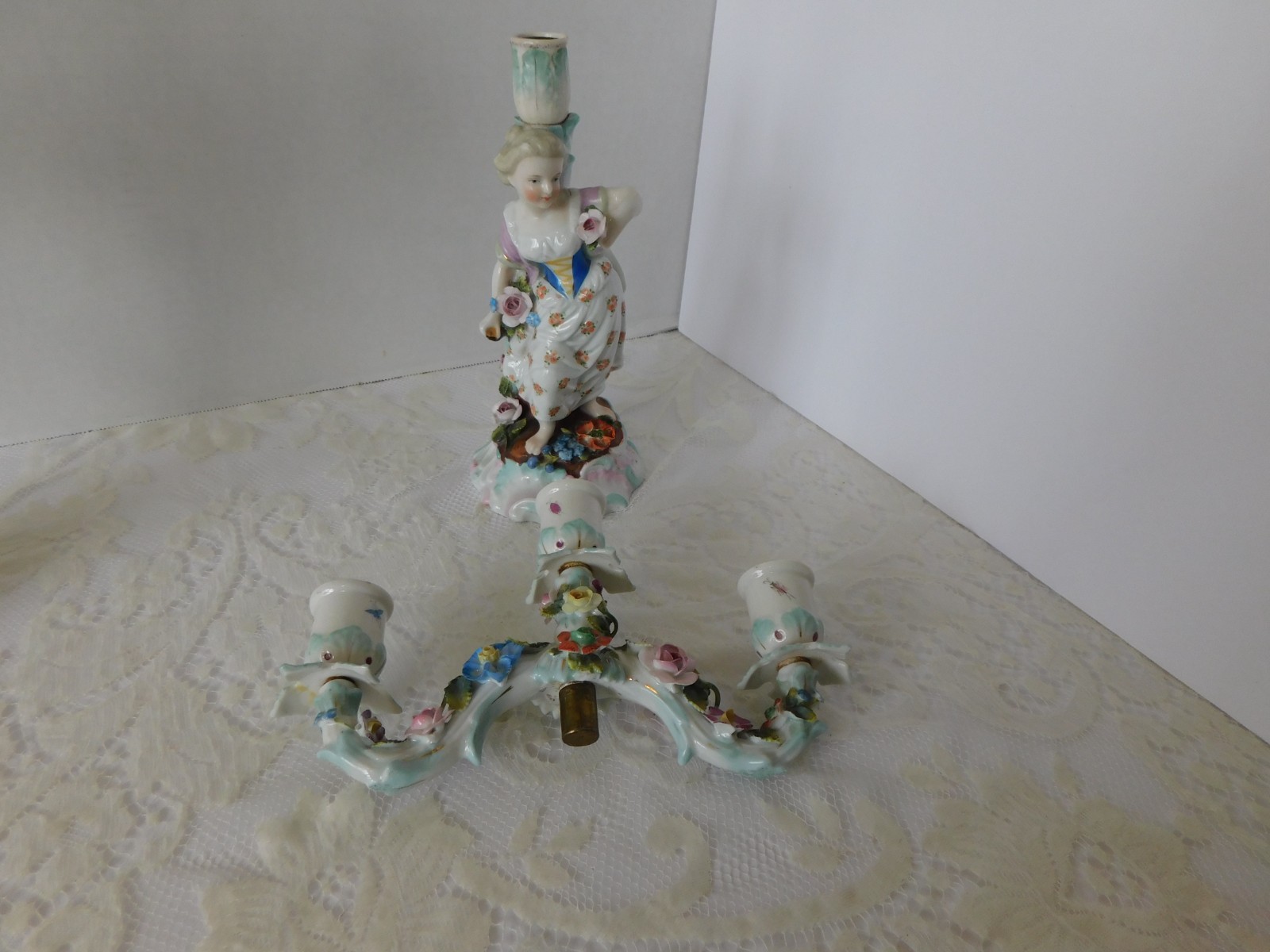 ANTIQUE HELENA WOLFSOHN DRESDEN FIGURAL CANDELABRA / CANDLESTICKS – GERMANY