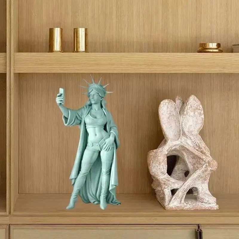 Statue of Liberty Selfie Figurine 250th Anniversary Commemorative Edition