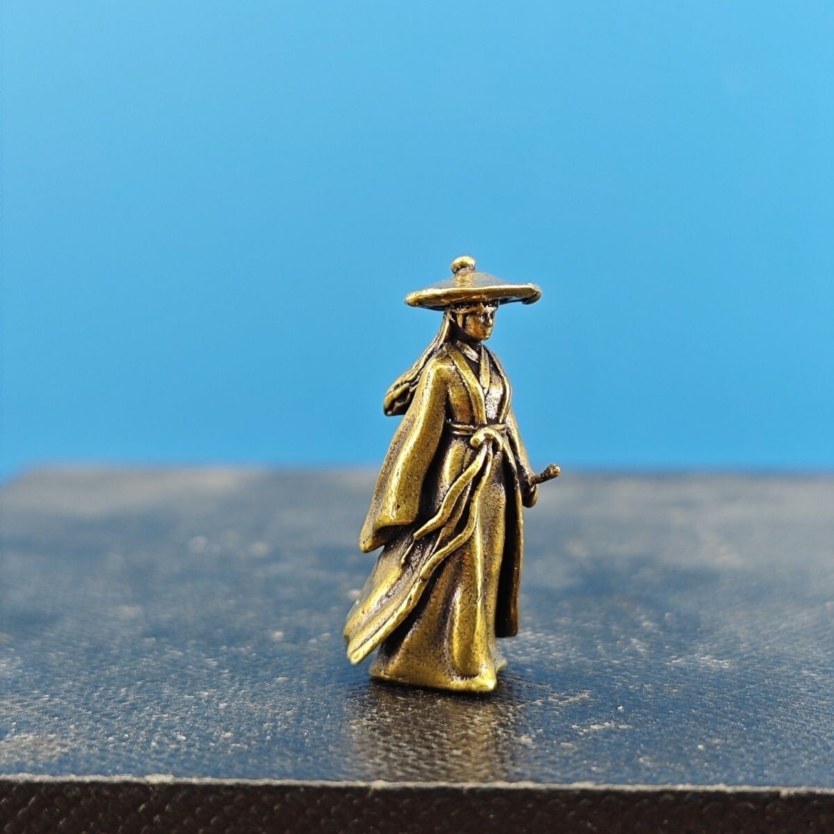 Solid Brass China Ancient Swordswoman Small Model Statue Micro Landscape Bonsai