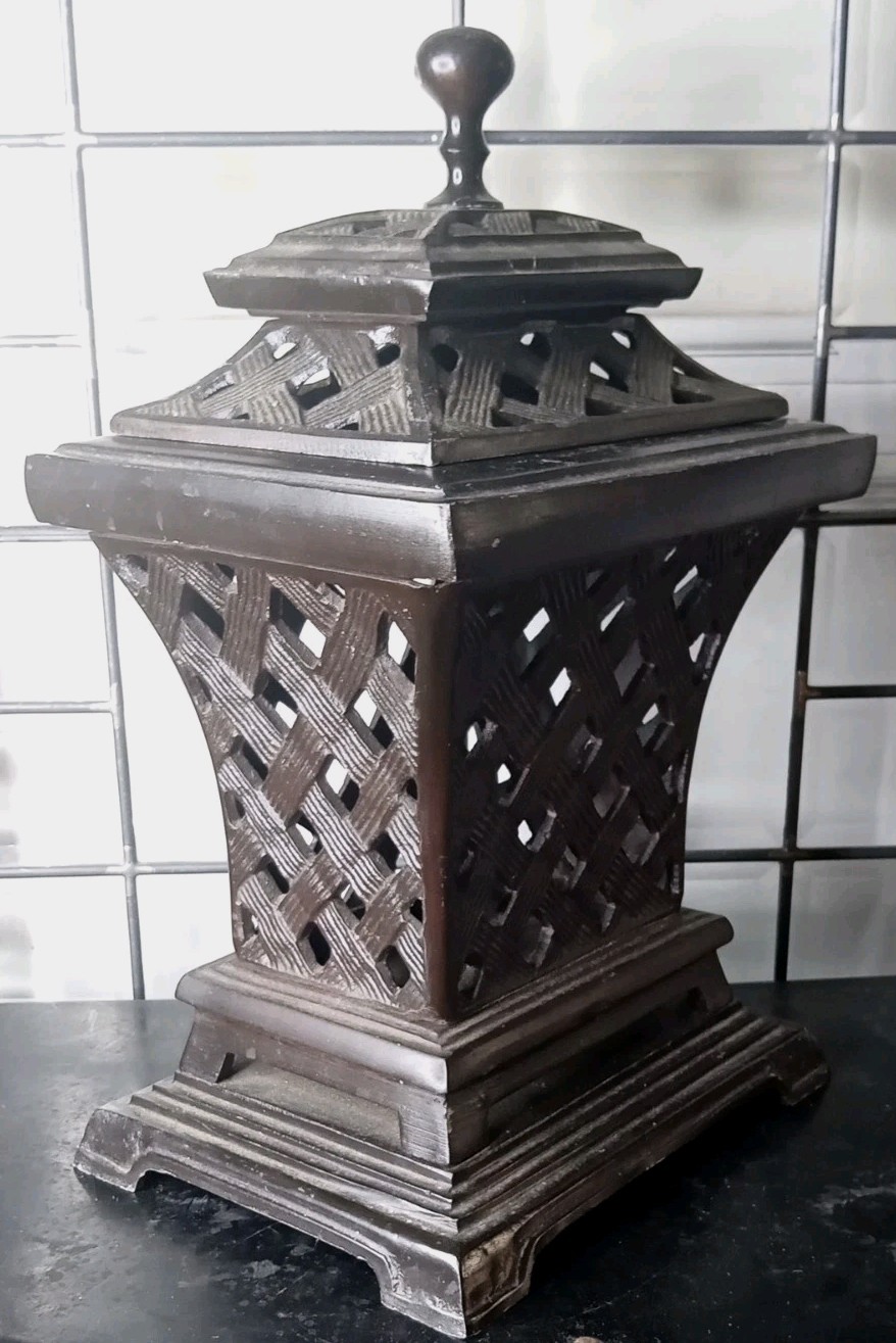 VINTAGE NEOCLASSIC HEAVY METAL OBELISK. 10 LB. INDOOR OUTDOOR. 12″tall. db RARE