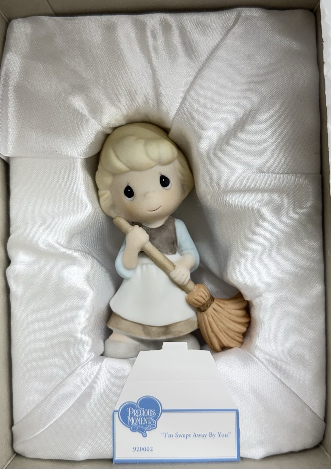 Disney Precious Moments #920002 Cinderella I’m Swept Away by You Figurine